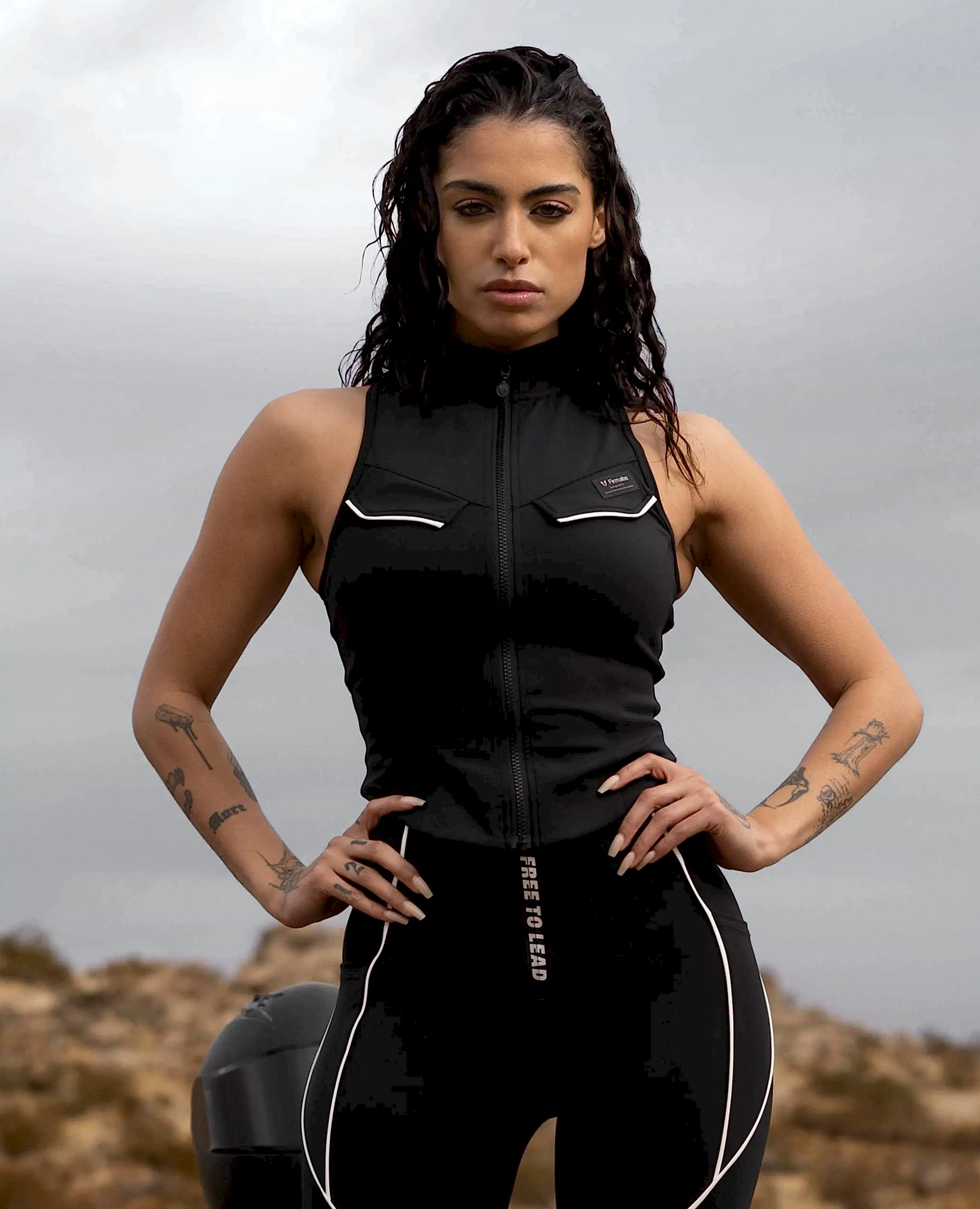Cargo Stand Collar Tank - Black